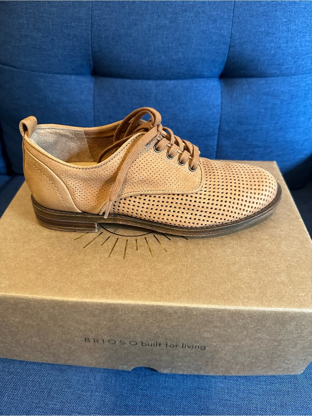 UNISEX Perforated Tan Lace-Up Oxford